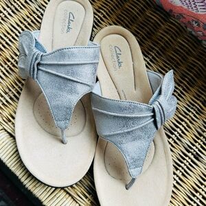 NWOT Clarks Women's Gray Size 10 Sandals